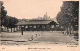 Montargis - Place Et La Halle Aux Veaux - Montargis