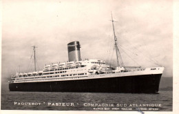 Bateau - Carte Photo - Le Paquebot PASTEUR , Compagnie Sud Atlantique - Passagiersschepen