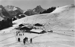 Saanemöser Hornberg Mit Gummfluh Saanen Gstaad Téléski Ski Skilift Skifahrer - Gstaad