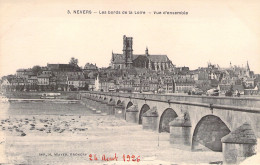 CPA - FRANCE - 58 - NEVERS - Les Bords De La Loire - Vue D'Ensemble - Nevers