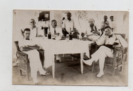 Cameroun.  Souvenir Du Cameroun 1925. Hommes Attablés. - Cameroun