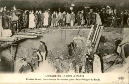 ÉVÉNEMENTS - L'Orage Du 15 Juin à Paris - Recherche Des Victimes Place Saint Philippe Du  Roule - L 146358 - Catastrophes