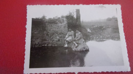 PHOTO  AMATEUR  Yonne Champignelles 21  MAI 1944  2 FEMMES PRES DE L EAU PONT - Places