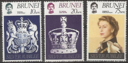 Brunei 1977 Silver Jubilee Coronation Queen Elisabeth - MNH** - Brunei (...-1984)