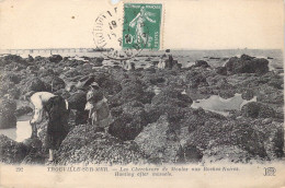 FRANCE - 14 - Trouville-sur-Mer - Les Chercheurs De Moules Aux Roches-Noires - Carte Postale Ancienne - Trouville
