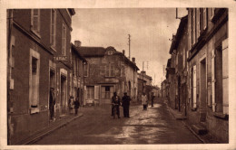 86 - MONTS SUR GUESNES / LA RUE SAINT AVERTIN - Monts Sur Guesnes