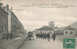 LE CHAMBON FEUGEROLLES : LE GENERAL DU PUIS VENANT VISITER LES CANTONNEMENTS - Le Chambon Feugerolles