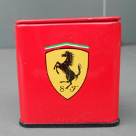 FERRARI; Temperamatite, Pencil-Sharpener, Anspitzer, Taille-Crayon. In Metallo Con 2 Fori.. Mai Usato - Automobile - F1