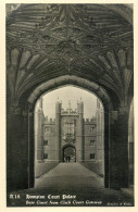 England Hampton Court Palace Base Court From Clock Court Gateway - Hampton Court