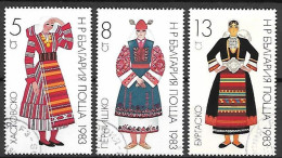 BULGARIE -  Vêtements Folkloriques : Khaskovo - Pernik - Burgas - Textile
