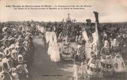 PLONÉVEZ PORZAY - Procession Du Soir Dite Des " Miracles " Les Dames Paroisse Portant La Bannière - SAINTE-ANNE LA PALUE - Plonévez-Porzay