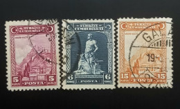 TURQUIE 1930 Inscription "TÜRKIYE CÜMHURIYETI" - "Ü" In "CÜMHURIYETI" 3 Used Stamps - Usati