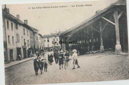 38 - LA COTE SAINT ANDRE---La Vieille Halle-----animé - La Côte-Saint-André