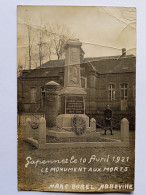 80 - Somme - Gapennes  , Le Monument Aux Morts 10 Avril 1921 , Carte Photo , Photo M. Borel Abbeville , Petite Animation - Nouvion