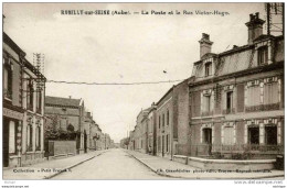 CPA  10 ROMILLY    LA POSTE ET LA RUE V. HUGO  PARFAIT ETAT - Romilly-sur-Seine