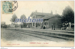 CPA   89    VERNOY LA GARE  ANIMATION TRAIN       PARFAIT ETAT - Venoy