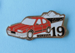 Pin's Renault 19 Rouge. - Renault