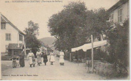 ROUGEMONT - LE - CHATEAU  ( 90 )  UNE  RUE  AVEC  ANIMATION  -C P A  ( 23  / 8 / 72  ) - Rougemont-le-Château