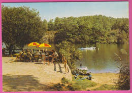 D22 - LAC DE GUERLÉDAN - CAUREL - BEAU RIVAGE - Terrasse Avec Hommes - Bateaux - CPM Grand Format  - Caurel