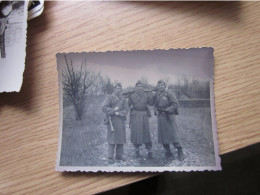 Yugoslav Soldiers Uniforms With Guns 6x9 Cm WW2 - 1939-45