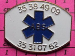 211B Pin's Pins / Beau Et Rare / TRANSPORTS / CROIX BLEUE AMBULANCES ABS - Transports