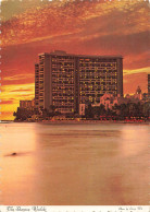 USA Hawai Honolulu The Sheraton Waikiki Hotel CPSM GF + Timbre Cachet 1981 - Honolulu