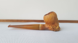 Jolie Pipe Ancienne. Fourneau Finement Sculpté. Bel Objet De Collection - Pipas En Madera De Brezo ( Bruyere)