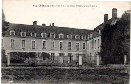 ILLE & VILAINE - Dépt N° 35 = CHATEAUGIRON = CPA écrite Edition MARY ROUSSELIERE N° 634 = Cour D'Honneur Du Château - Châteaugiron