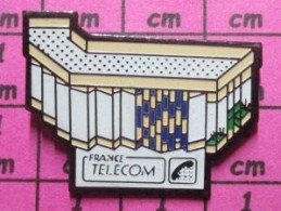 313c Pin's Pins / Beau Et Rare / FRANCE TELECOM / BATIMENT ULTRA-MODERNE EN 1992 - France Télécom