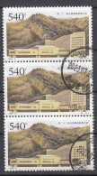 China 1999 Mi Nr 3024,  Congresgebouw Ppeking En De Muur, Paartje Van 3 - Usados