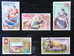 LAOS - Petit Lot De 5 Timbres - N° 51-52-53-54-86 - Laos