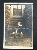 CPA Carte-photo Enfant Sur Un Tricycle Cheval Vélo Ancien - Radsport