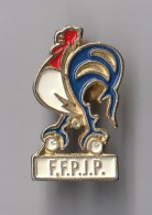 PIN'S THEME SPORT  PETANQUE  COQ FRANCAIS FEDERATION FRANCAISE PETANQUE - Bocce