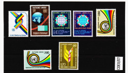 CDEX/07 UNO GENF 1976  MICHL  56/62 ** Postfrischer JAHRGANG ZÄHNUNG SIEHE ABBILDUNG - Unused Stamps