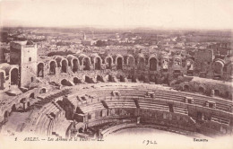 FRANCE - Arles - Les Arenes Et La Ville - LL - Carte Postale Ancienne - Arles