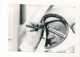 Photographie De Presse  Astronaute Cosmonaute - Gémini XII - Le Cigare D'Aldrin -  Edwin E. Aldrin Junior - Asie