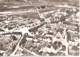 CHAMPS (89) Vue Générale Sur L'Eglise Et La Place Saint-Louis  CPSM  GF - Champs Sur Yonne