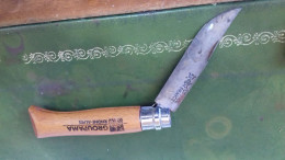 B4/ COUTEAU OPINEL N°8 VIROBLOC GROUPAMA RHONE ALPES - Cuchillos