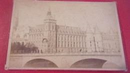 Photo  XIX EM DEBITTE ET HERVE  PARIS RUE DE RIVOLI FORMAT CABINET LA CONCIERGERIE - Oud (voor 1900)