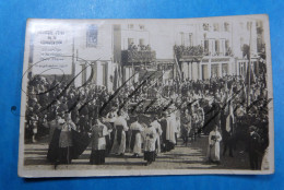 Lisieux Fêtes Canonisation "Je Ferai Tomber "Cortege Et La Châsse Place Thiers 30 Septembre 1925 Carte Photo A.Goupil - Lisieux