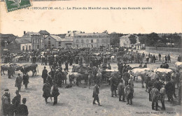 Cholet         49          Les Marchés  ..    Le   Marché Aux Boeufs Un Samedi Matin   N° 974   .  (Voir Scan) - Cholet