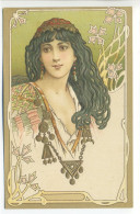 CPA Gaufrée Illustrateur - Femme Orientale Avec Grand Collier Doré - Encadrement Art Nouveau - 1900-1949
