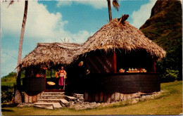 Hawaii Oahu Samoan Royalty In Front Of His Palm Thatched Hut 1958 - Oahu