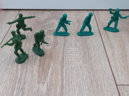 Lot De 6 Figurines De Soldats En Plastiques Verts - Militaires