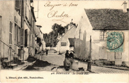 CPA DONNEMARIE-DONTILLY La Grande Rue (1329543) - Donnemarie Dontilly