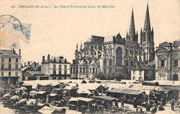 Cholet         49          Les Marchés  .. Le  Marché  Place Travot   N° 1647      (Voir Scan) - Cholet