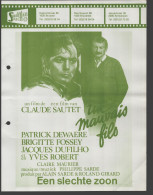 Un Mauvais Fils - Roger Moore - Quarto 22 X 28 Cm Smalfilm Studio Promotional Poster / Affiche With Synopsis - Affiches & Posters