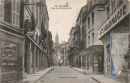 FRANCE - Nevers - Rue Du Commerce - Carte Postale Ancienne - Nevers