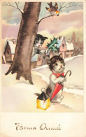 Fantaisies - Animaux Habillés - Petits Chats Dans La Neige Avec Noeud Papillon - Bonne Année - Carte Postale Ancienne - Animaux Habillés