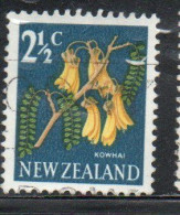 NEW ZEALAND NUOVA ZELANDA 1967 1970 FLORA KOWHAI FLOWER 2 1/2c USED USATO OBLITERE' - Used Stamps